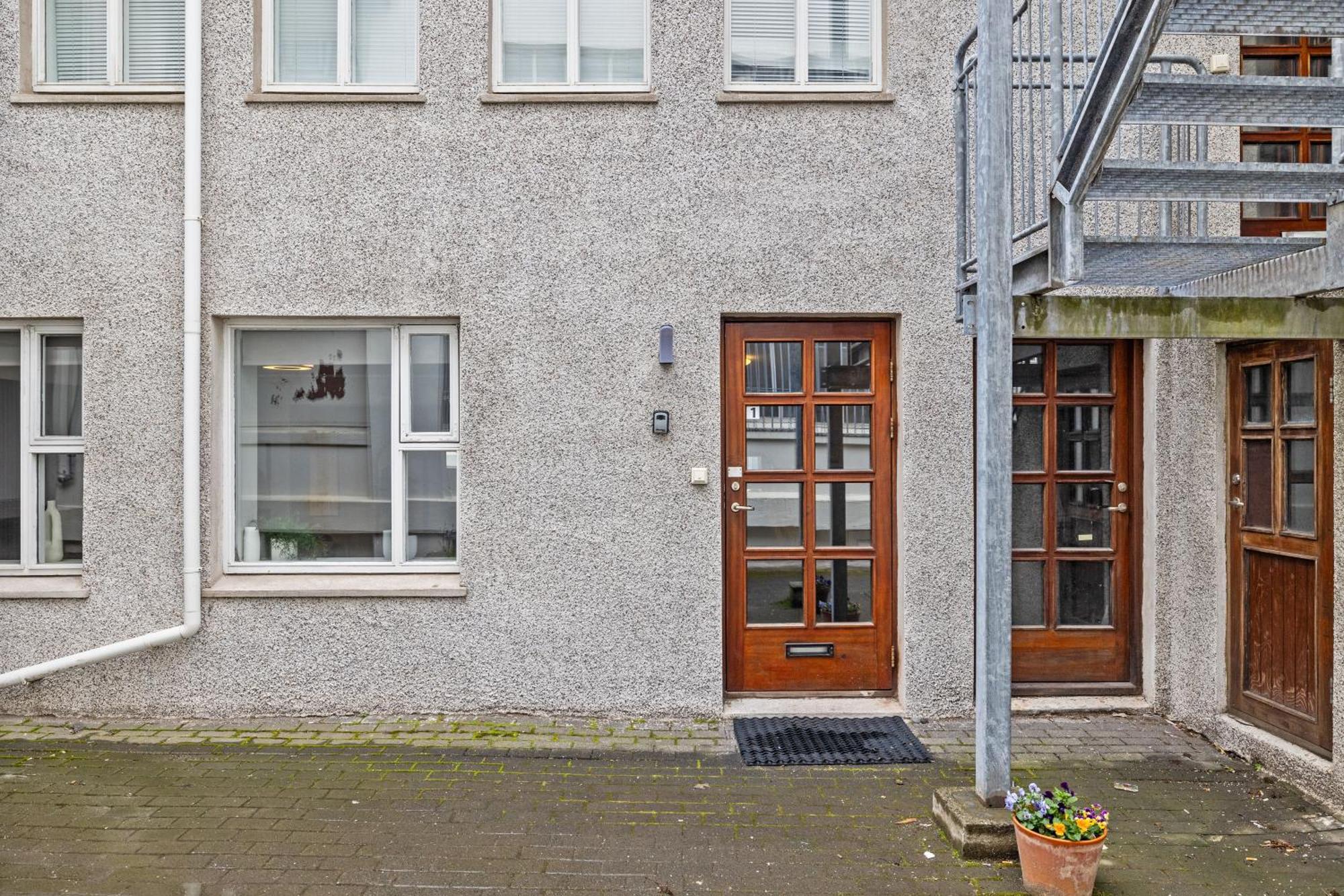 Vatnsstigur Apartment Reykjavik Bagian luar foto